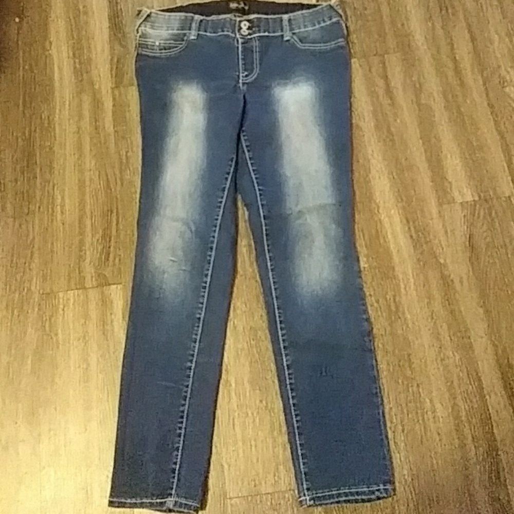 Ariya Stretchy Jeans